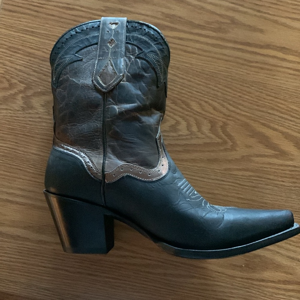 Sterling River Cowboy Boot NWOT